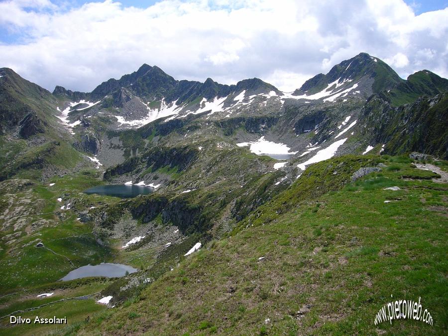 22 Ed ecco i 3 laghi.JPG